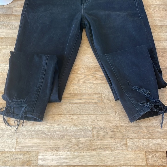 FRAME Black Le Skinny Jeanne (29) - Picture 2 of 4